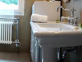 Szálloda Logis Restaurant Des Pins 3*