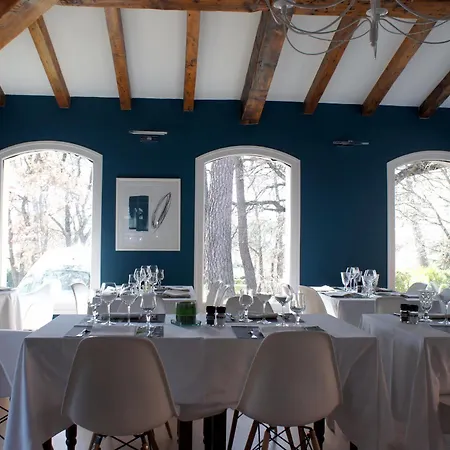 Szálloda Logis Restaurant Des Pins